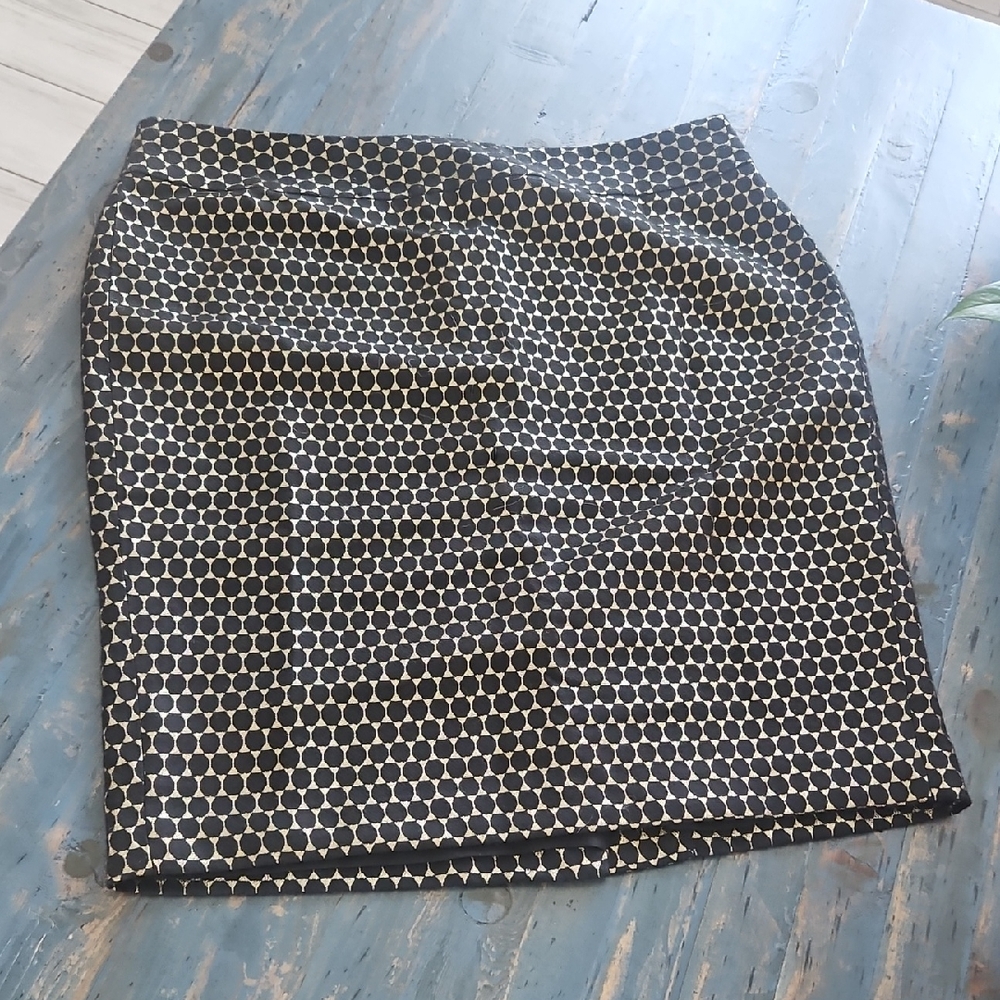 Ann Taylor Black and Cream Geometric Pencil Skirt